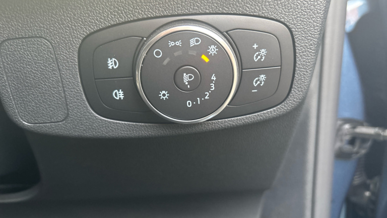 Ford Focus 1.0 EcoBoost Hybrid mHEV 155 Titanium 5dr Auto Petrol Hatchback